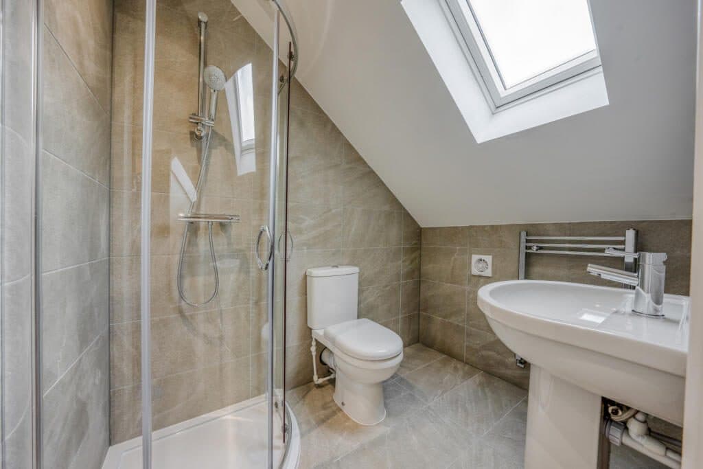 Master en-suite in a King Street townhouse